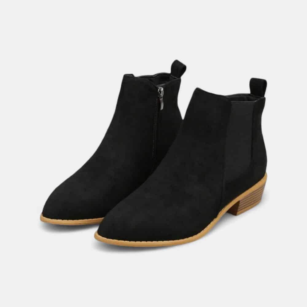 enricaenricaChic et Confortable low bootMatériaux & FinitionsSac en satin SignatureInscrivez-vous à notre newsletter pour découvrir nos nouveaux modèles.AideLiens utilesContact